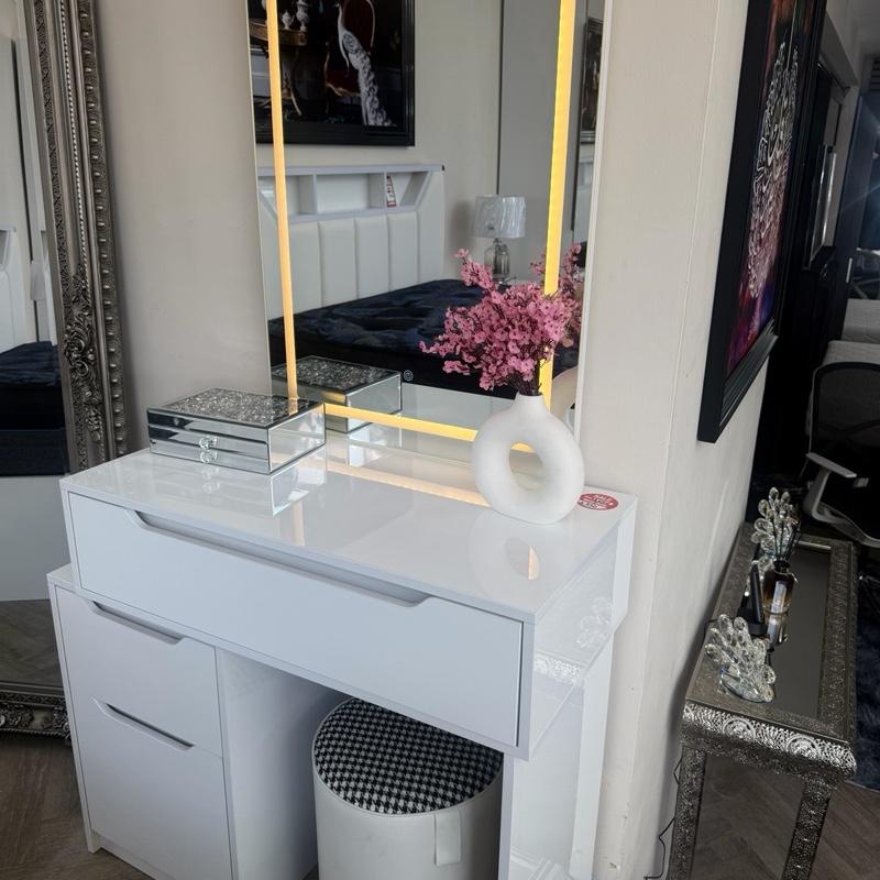HIGH GLOSS WHITE DRESSING TABLE WITH MIRROR & STOOL